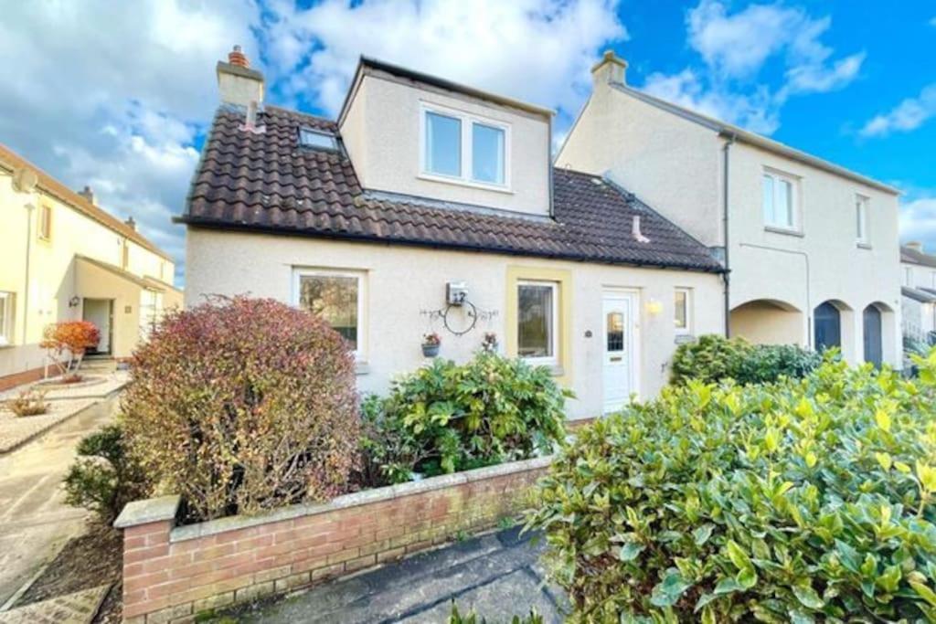 Cosy Cottage With Free Parking Close To Airport Edimburgo Exterior foto