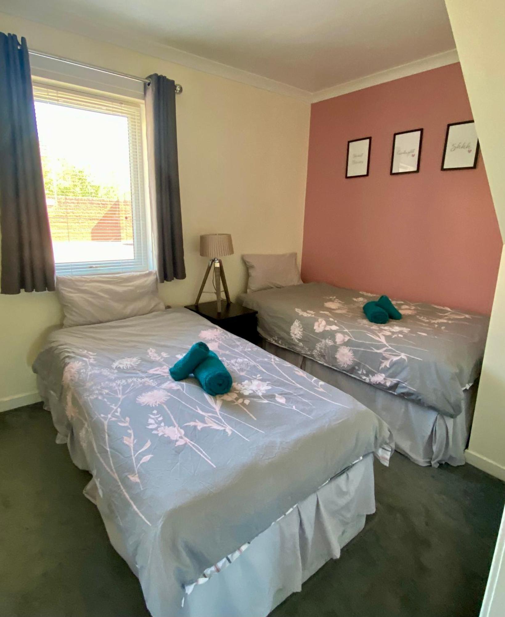 Cosy Cottage With Free Parking Close To Airport Edimburgo Exterior foto